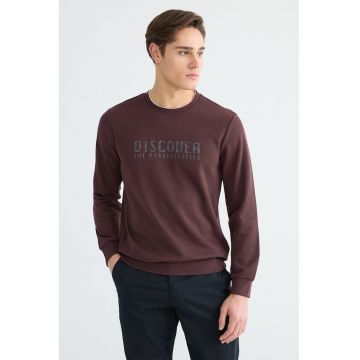 Bluza de trening cu croiala regular-fit si imprimeu text - Maro inchis