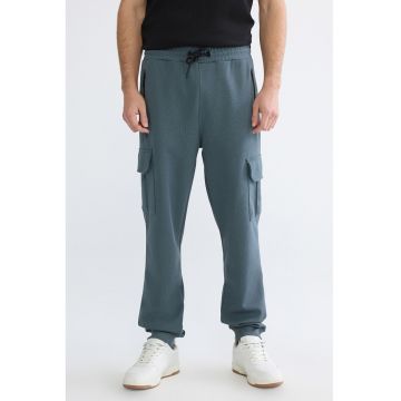 Pantaloni cargo cu model uni - Verde padure