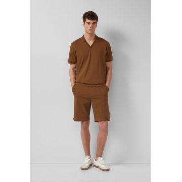 Pantaloni scurti cu buzunare laterale si model uni - Maro -