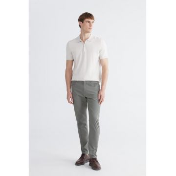 Pantaloni uni slim fit - Verde deschis