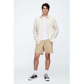 Bermude cu model uni si snur de ajustare - Maro camel
