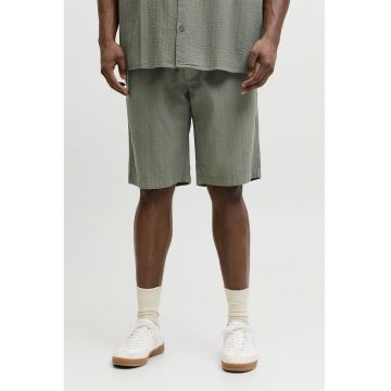 Pantalomi scurti cu aspect texturat si snur in talie - Verde pal