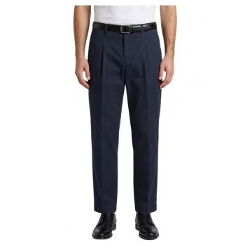 Pantaloni cu croiala conica si pliu frontal -
