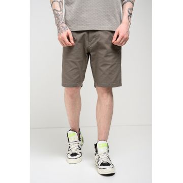 Pantaloni scurti cu talie medie - Maro camel