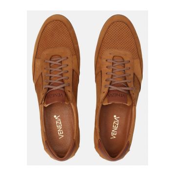 Pantofi din nubuc cu logo