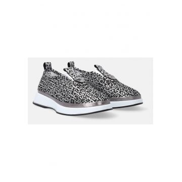 Pantofi sport slip on cu imprimeu