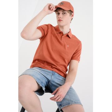 Tricou polo de bumbac pique cu logo brodat discret - Portocaliu