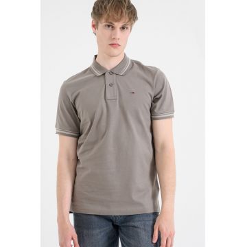 Tricou polo regular fit cu guler in dungi - Maro nisip