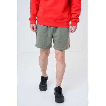Pantaloni scurti din amestec de bumbac cu imprimeu logo - Verde sparanghel