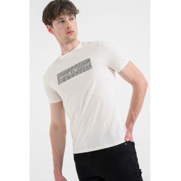 Tricou cu decolteu la baza gatului si imprimeu logo - Alb murdar