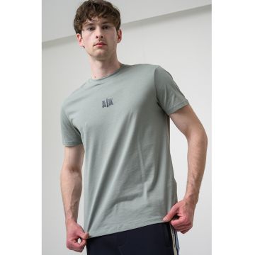 Tricou cu decolteu la baza gatului si model monograma - Verde deschis