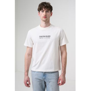 Tricou de bumbac cu logo brodat - Alb fildes/Gri inchis