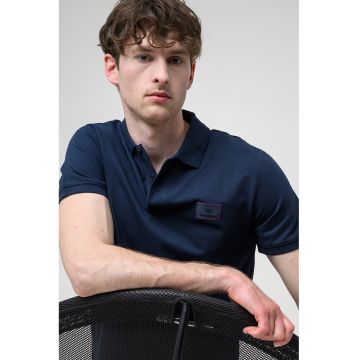 Tricou polo din bumbac Silicon Badge - Bleumarin