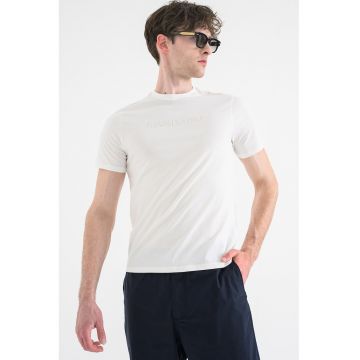 Tricou slim fit cu logo in relief - Alb