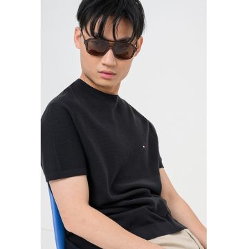 Tricou din tricot cu decolteu la baza gatului - Negru