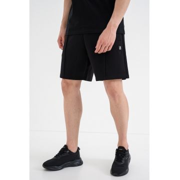 Pantaloni scurti drepti cu pense - Negru