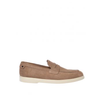 Pantofi loafer de piele intoarsa cu logo - Bej