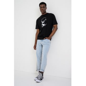 Tricou cu decolteu la baza gatului si imprimeu logo - Negru/Alb murdar