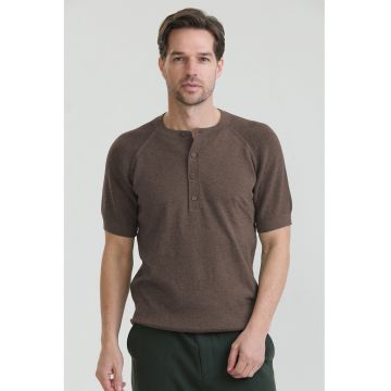 Tricou slim-fit cu guler henley - Maro pamantiu