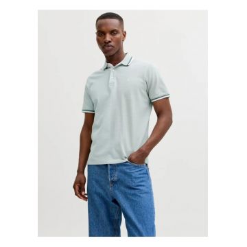 Tricou polo barbati - Slim fit cu guler contrast - Verde deschis -