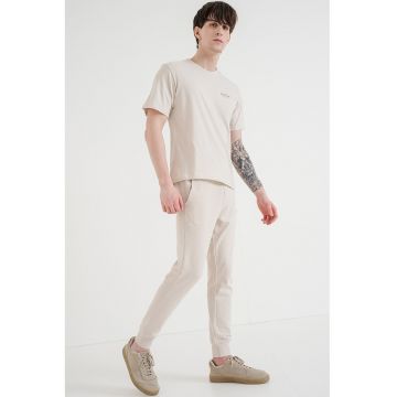 Set de tricou din bumbac organic si pantaloni de trening - Bej