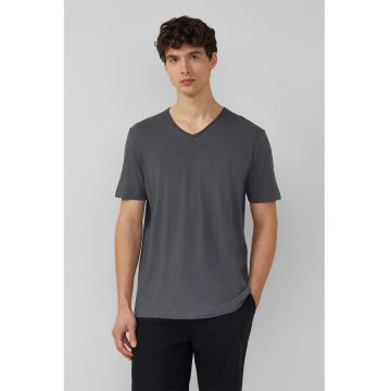 Tricou cu decolteu in V