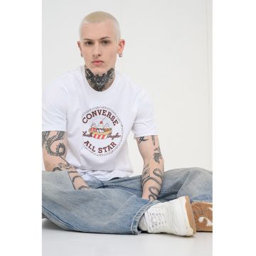 Tricou cu imprimeu grafic si decolteu la baza gatului - Alb/Rosu inchis