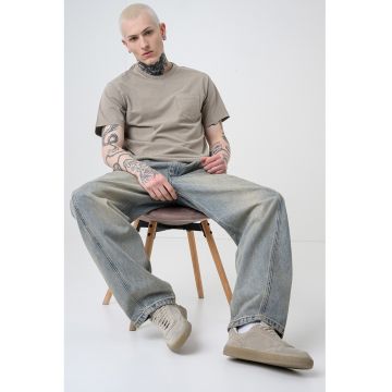 Tricou uni de bumbac cu buzunar pe piept - Maro taupe deschis