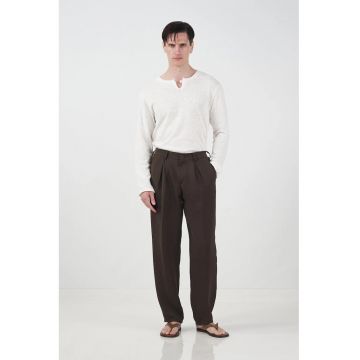 Pantaloni barbati -  croiti cu pliuri - talie medie - maro - poliester