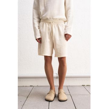 Pantaloni scurti -  talie inalta - crem - 100% bumbac