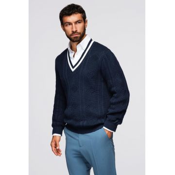 Pulover cu decolteu in V si model torsade - Alb/Bleumarin