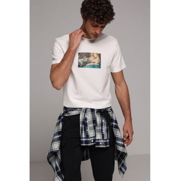 Tricou cu imprimeu foto pe piept - Maro inchis/Alb murdar/Albastru