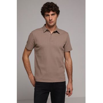 Tricou texturat cu guler polo - Maro taupe