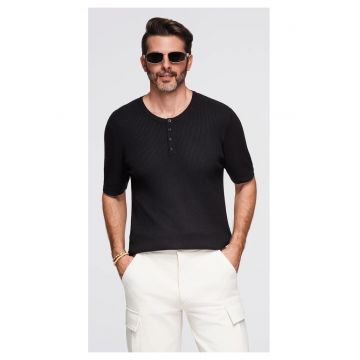Tricou slim fit cu striatii si decolteu henley - Negru