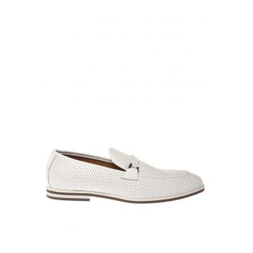 Pantofi loafer de piele cu perforatii - Alb