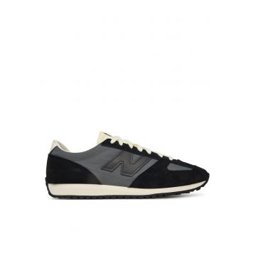 Pantofi sport barbati -  piele intoarsa si textil - gri si negru