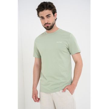 Tricou cu decolteu la baza gatului si logo discret Austin - Verde masliniu pal
