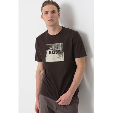 Tricou cu imprimeu logo si decolteu la baza gatului - Maro inchis/Gri deschis