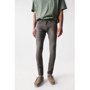 Blugi skinny usor decolorati