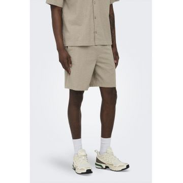 Pantaloni scurti cu aspect texturat si snur - Bej