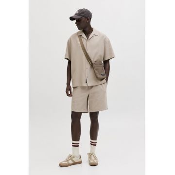 Pantaloni scurti cu buzunare si snur - Kaki deschis