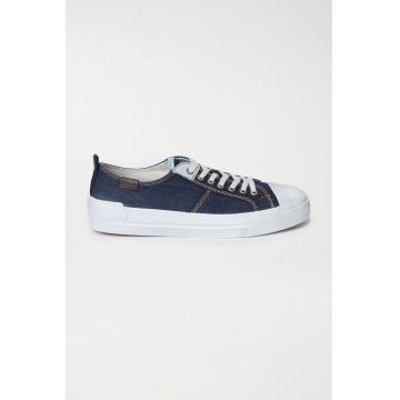 Tenisi din denim