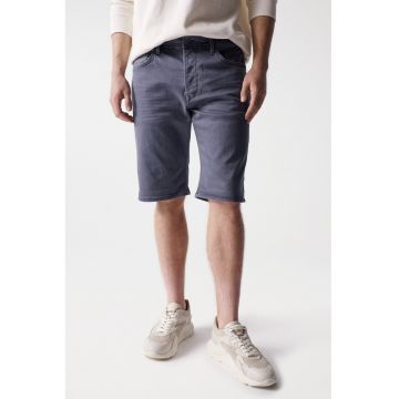 Pantaloni scurti cu buzunare -