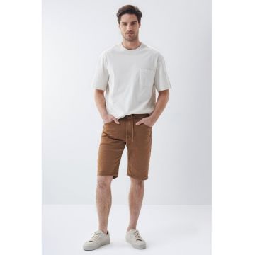 Pantaloni scurti cu snur pentru ajustare in talie