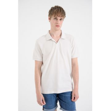 Tricou polo cu logo brodat discret - Crem
