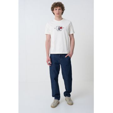 Tricou regular fit cu decolteu la baza gatului - Alb fildes