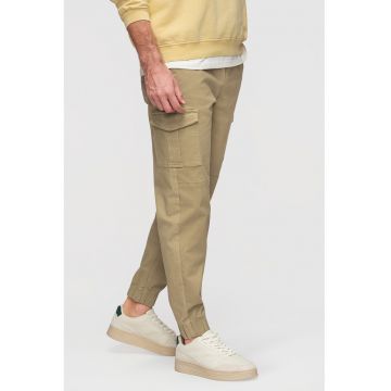Pantaloni cargo cu croiala conica