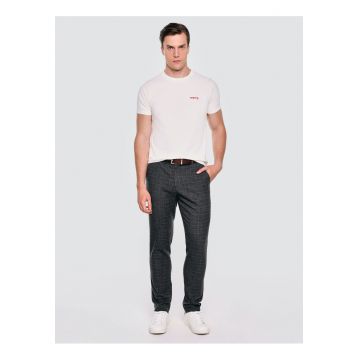 Tricou cu decolteu la baza gatulti Karr