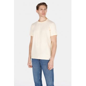 Tricou din bumbac cu decolteu la baza gatului