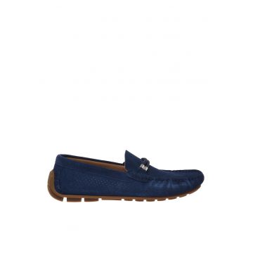 Pantofi loafer din piele intoarsa cu bareta decorativa - Albastru